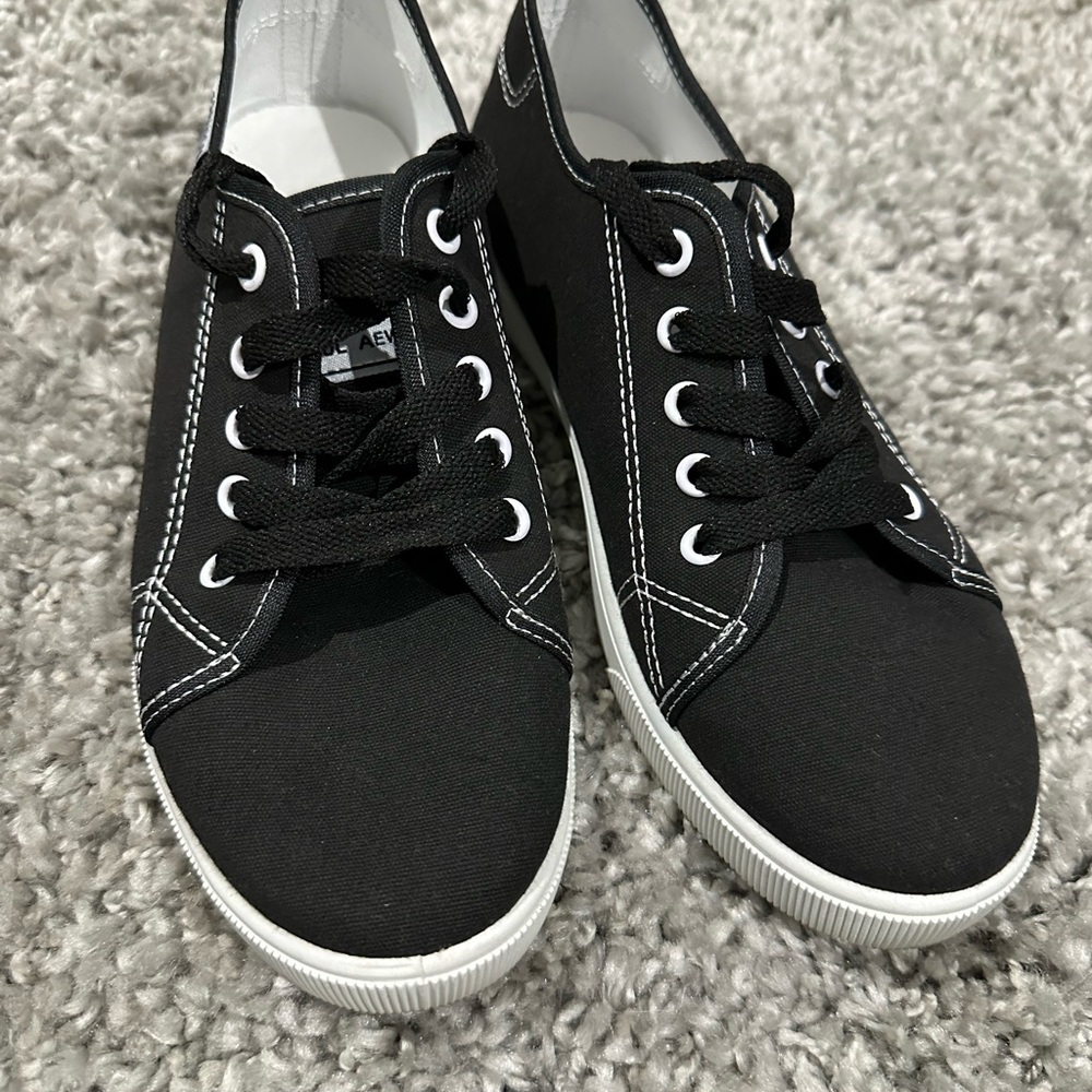 SHEIN Black and White Women's Sneakers